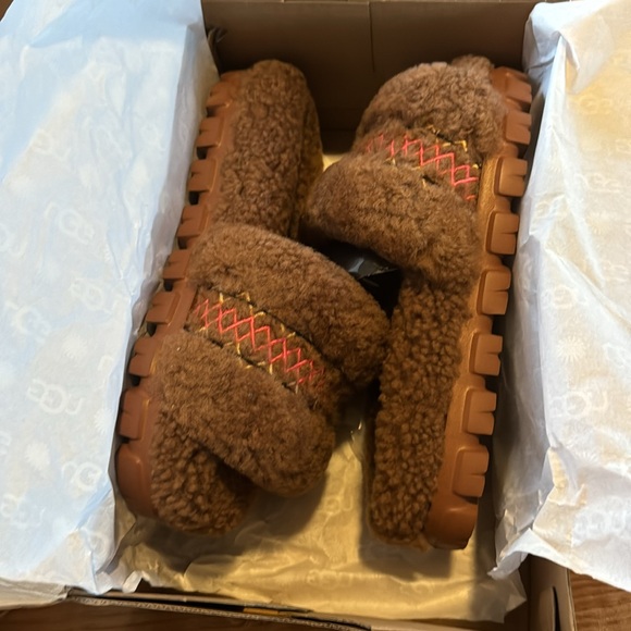 UGG w cozetta braid women’s size 6 hardwood New - Picture 9 of 9